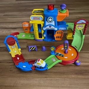 Go Go Smart Wheels Police Station